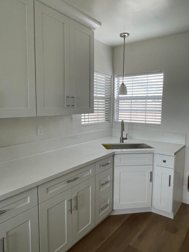 Building Photo - 241 E 8th St