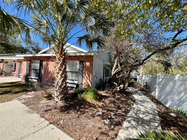 Foto del edificio - 945 Burlwood St