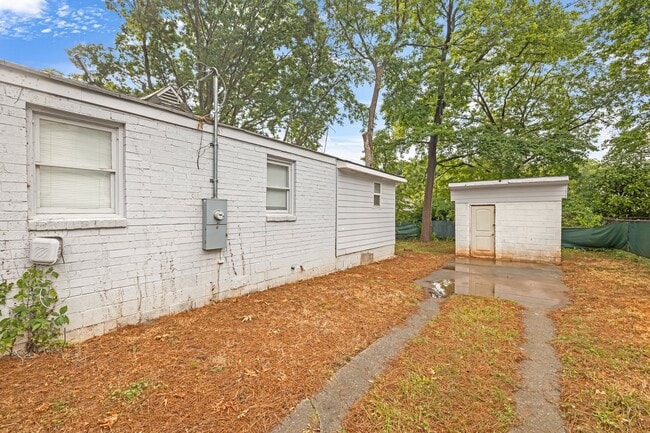 Building Photo - 2533 Godfrey Dr NW