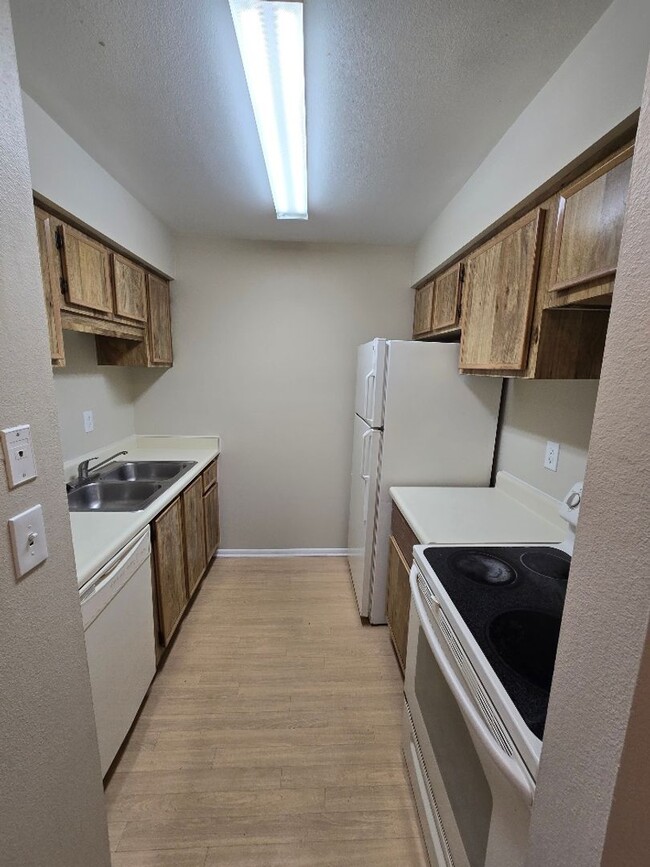 Foto del edificio - 2-Bedroom, 2-Bathroom Condo in Tampa