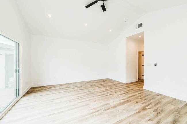 Building Photo - 4574 Shadeway