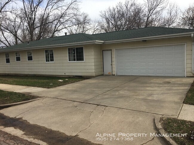 Foto del edificio - 2801 S Center Ave