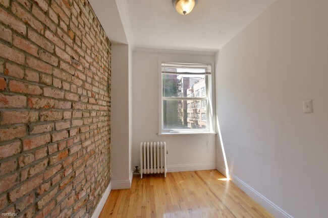 Building Photo - 145 Bleecker St