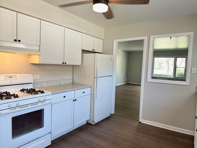 Building Photo - 525 Ryan Ln