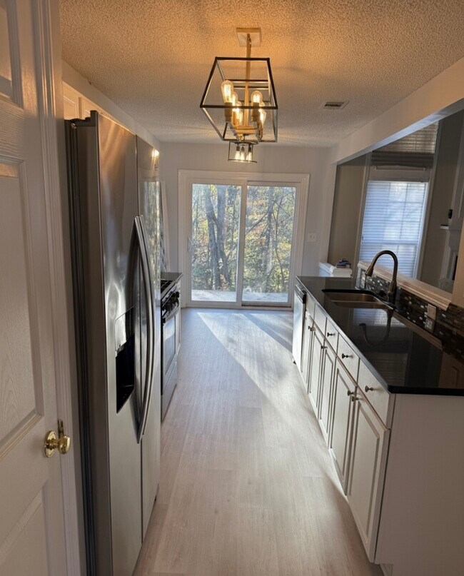 Foto del edificio - 13 Regency Rd