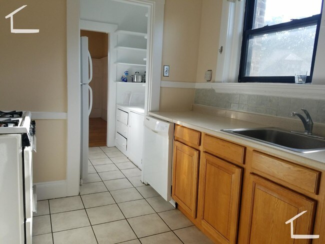 225 Chestnut Hill Ave Unit 2 - 4