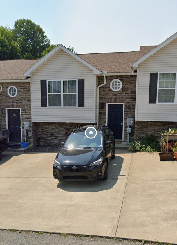 Primary Photo - 151 Eagle Dr