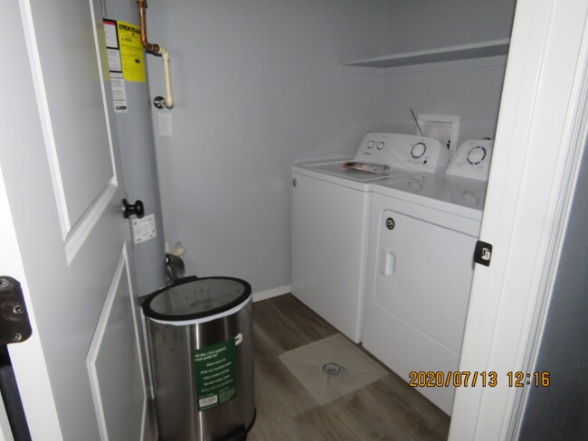 Foto del edificio - 607 N Pershing St