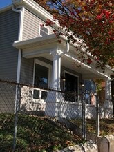 Building Photo - 1127 Goss Ave