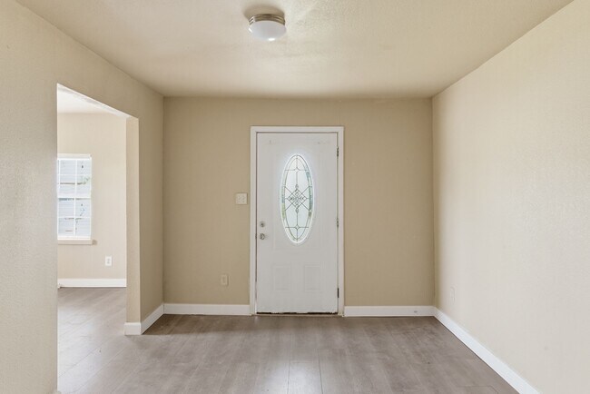 Foto del edificio - 2411 Leffingwell St