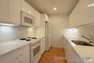 Building Photo - 76 Lafayette St