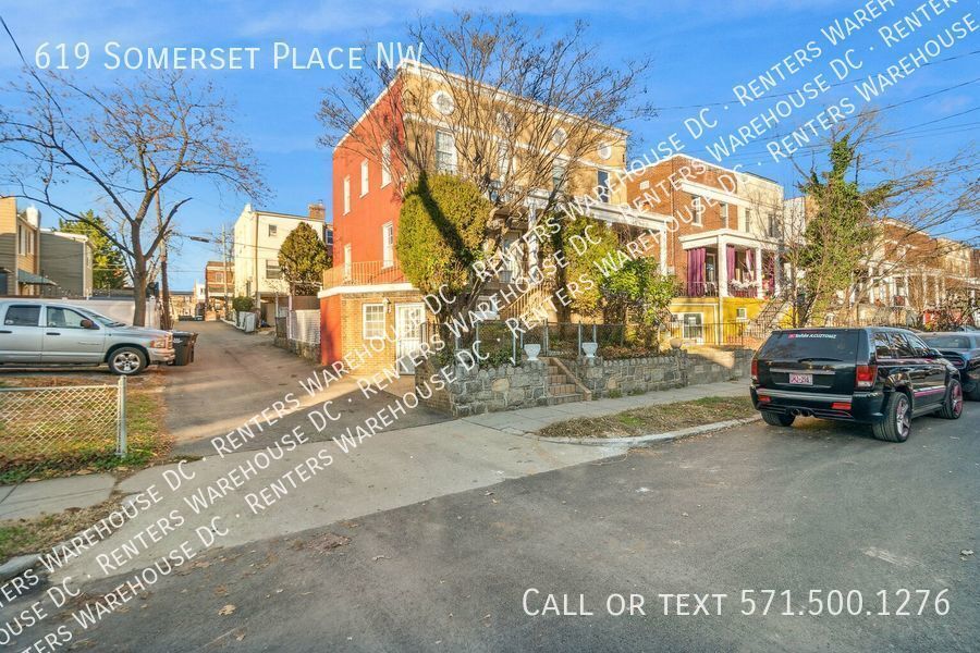 Primary Photo - Newly updated 2Bd/1Bth end-unit rowhome ne...