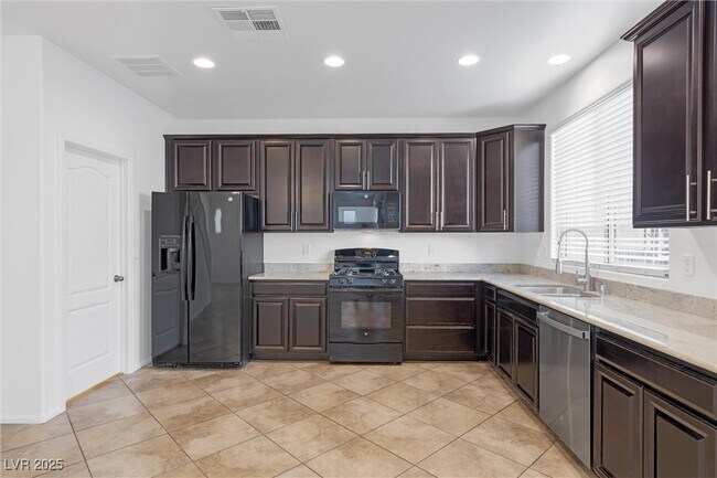 Foto del edificio - 7254 Puddle Duck St