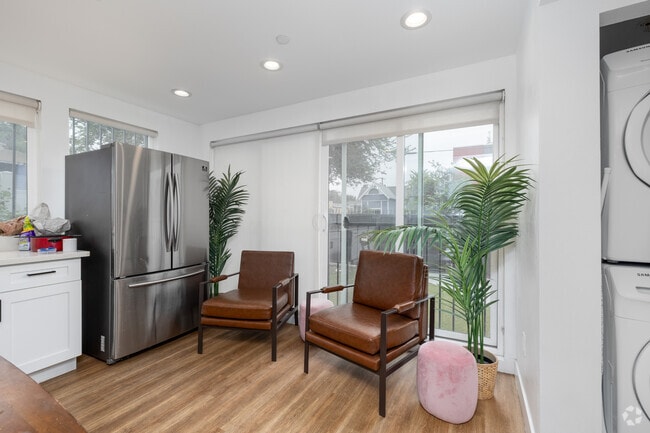 4BD, 4BA - 1,200SF - Living Room - The Rise