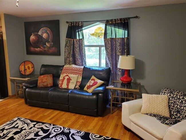 Foto del edificio - 2889 W Chippewa River Rd