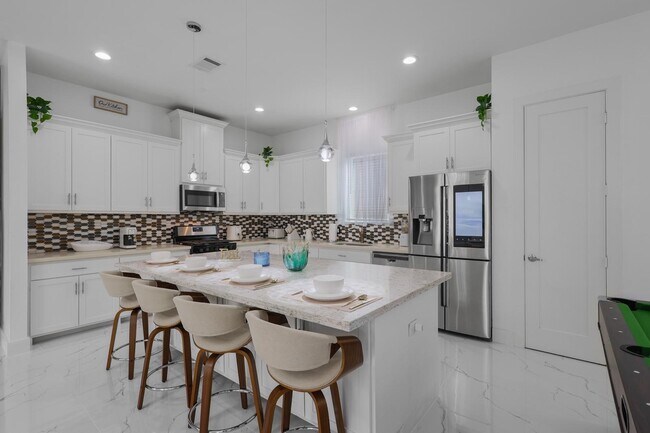 Foto del edificio - 6415 Bowling Green St