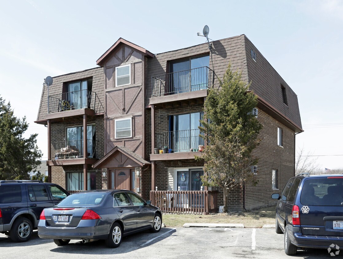 1100 Judson St, Bensenville, IL 60106 Apartments in Bensenville, IL