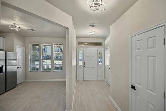 Foto del edificio - 9718 Coyote Creek Dr