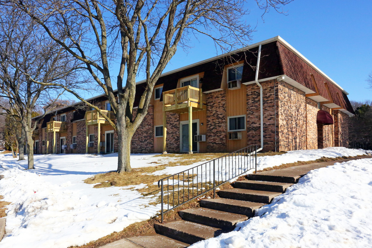 Primary Photo - Timber Knoll Apartments