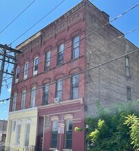 Building Photo - 475 S Pearl St