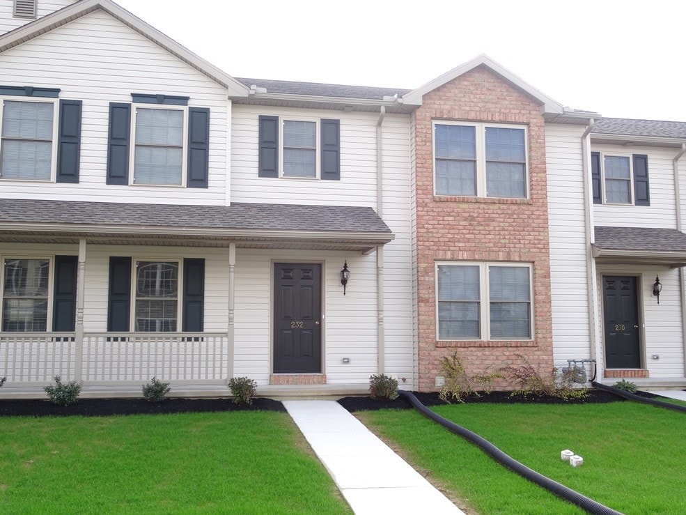 Primary Photo - 232 Limestone Dr