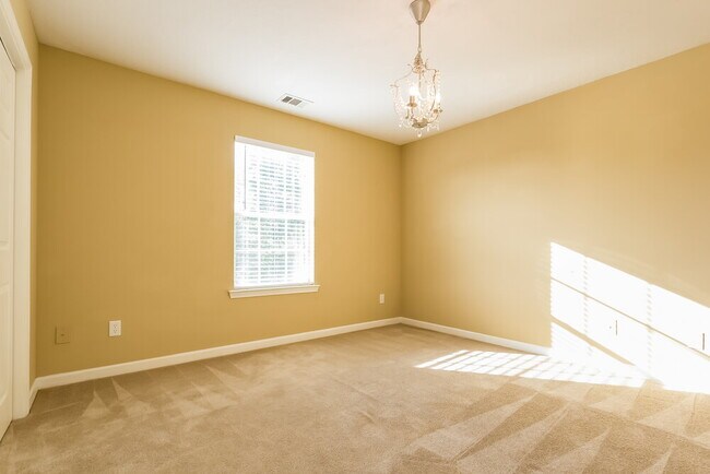 Building Photo - 8905 Brookhurst Trail