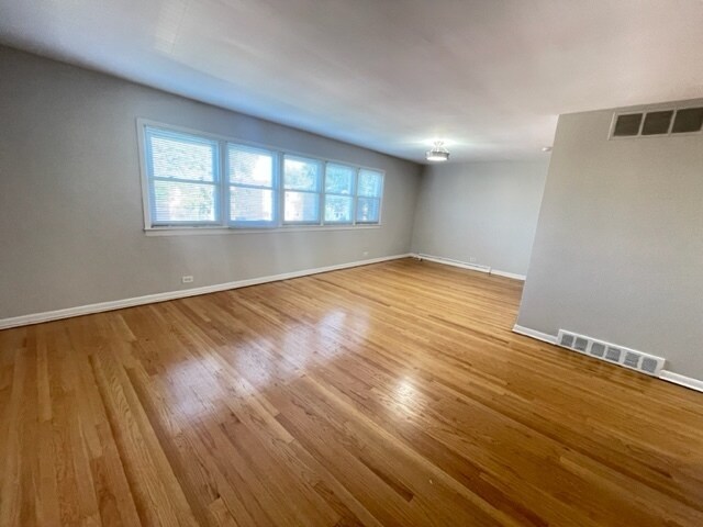 Building Photo - 9136 N Lawler Ave