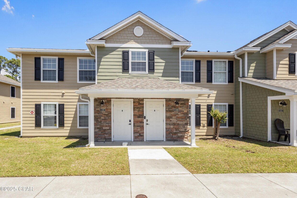 Foto principal - 1109 Lighthouse Rd