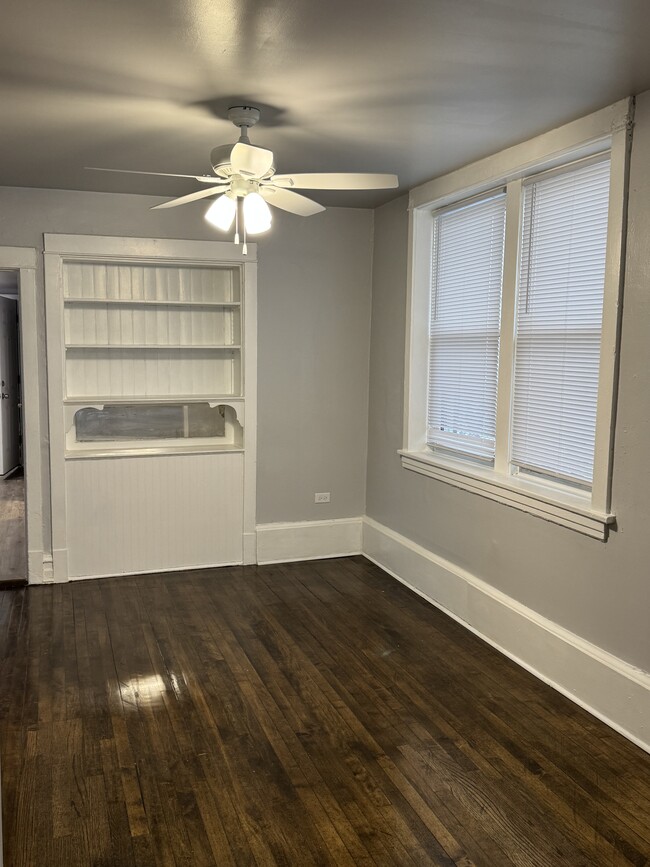 Dining Room - 3307 N Albany Ave