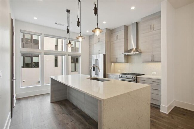 Building Photo - 1218 Chelsea Cir NW