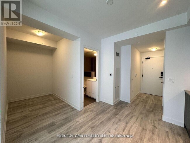 Building Photo - 70 Princess St