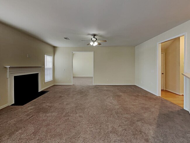 Building Photo - 2019 Southridge Dr