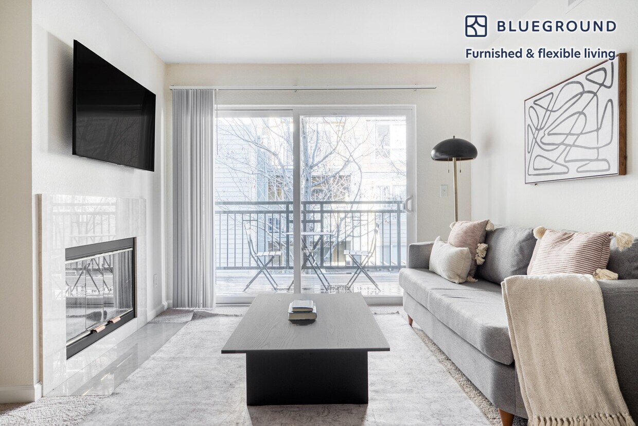 Primary Photo - 1220 N Fair Oaks Ave