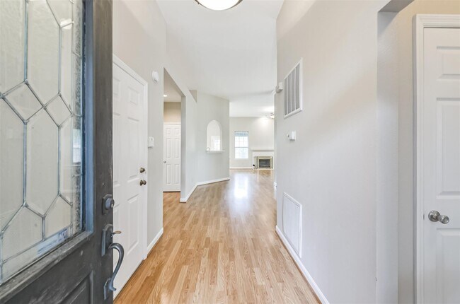 Foto del edificio - 15019 Trumpet Vine Ln