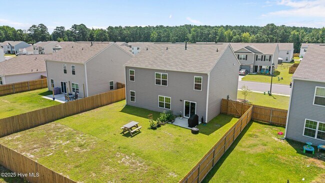 Foto del edificio - 4017 Madeline Farm Blvd