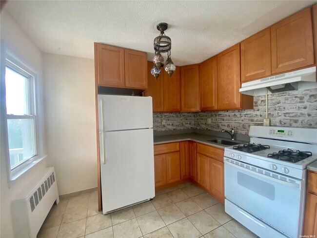 Foto del edificio - 725 E Broadway