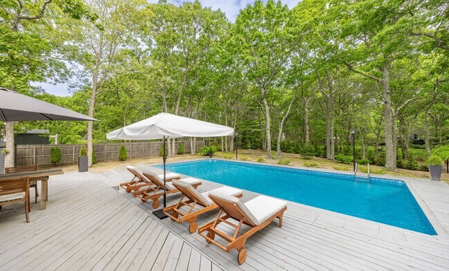 Foto del edificio - 43 Wooded Oak Ln