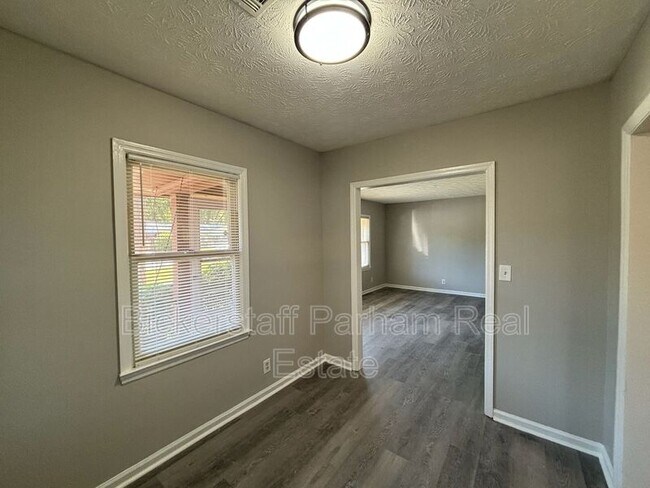 Foto del edificio - 1459 Ivan Ave