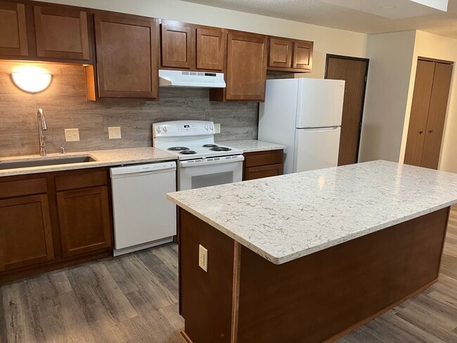 Remodeled 2 bedroom - Fox Run Apartments