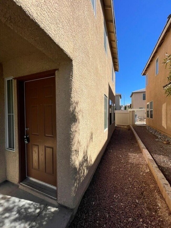 Foto del edificio - 4721 Chino Peak Ct