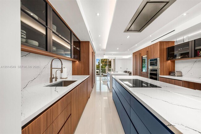 Foto del edificio - 2627 S Bayshore Dr