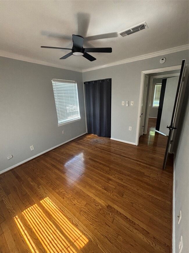 Building Photo - 10510 Sierra Dr