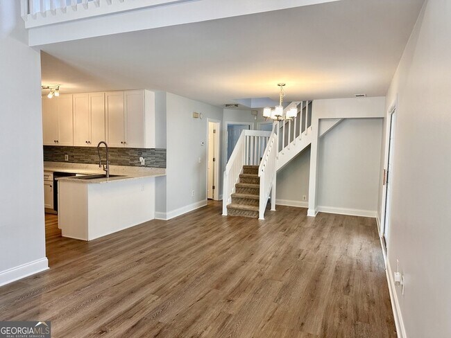 Foto del edificio - 2651 St Charles Ln NW