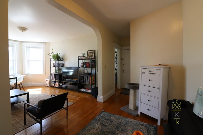 Building Photo - 30 Littell Rd