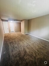 Building Photo - 1415 W Maple Ave
