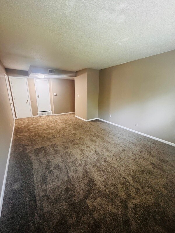 Foto del edificio - 1413 W Maple Ave