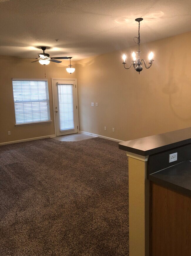 Living/Dining Room - 575 Oakleaf Plantation Pky