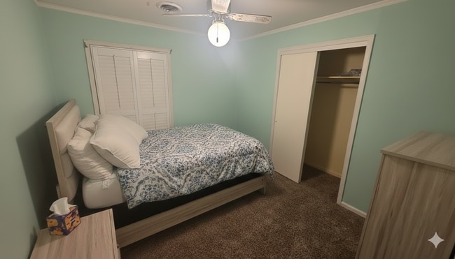 Building Photo - 817 Dumont Dr