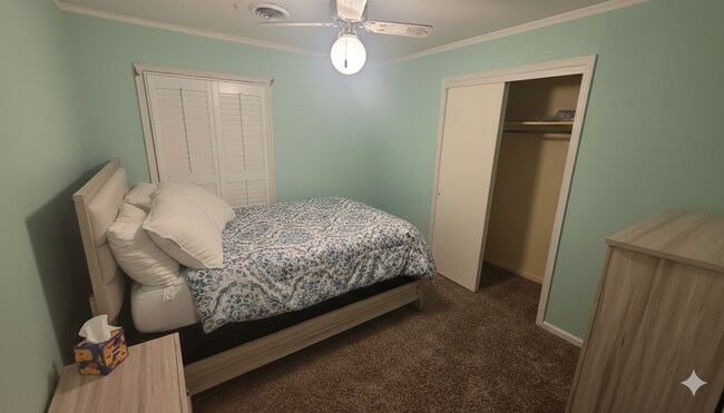 Foto del edificio - 817 Dumont Dr