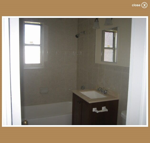Baño - Gunston Hall Apartments